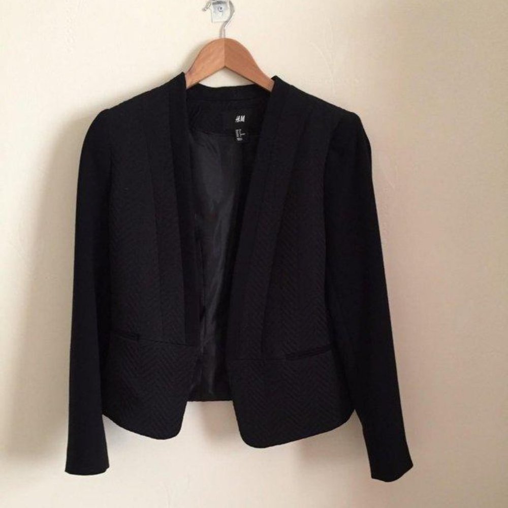 USED LADIES BLACK JACKET
